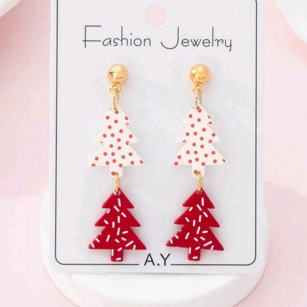 NWT Red and White Christmas Tree Earrings